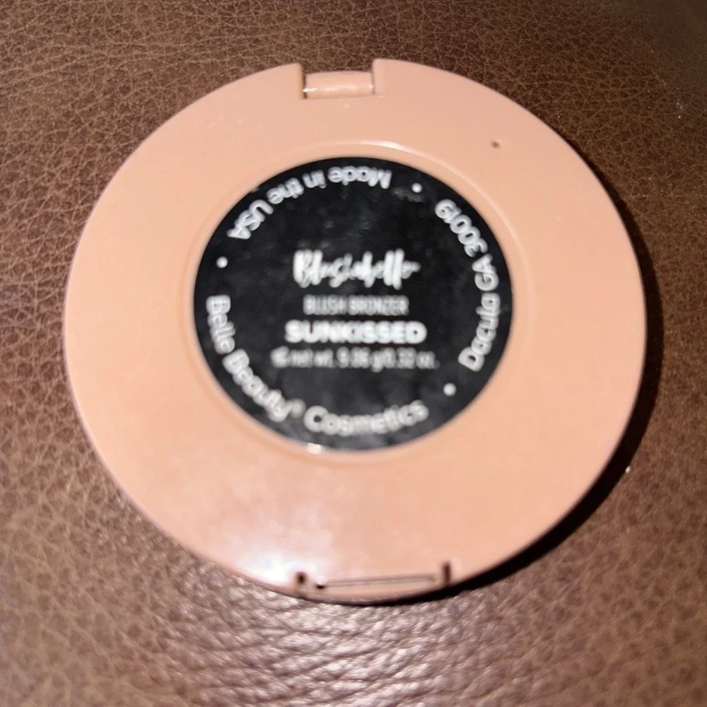 Belle Beauty Blushabelle‎ -Island Glow Blush Bronzer Kim Gravel 0.32 oz